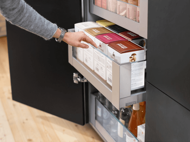SPACE TOWER – Shelf and inner drawer